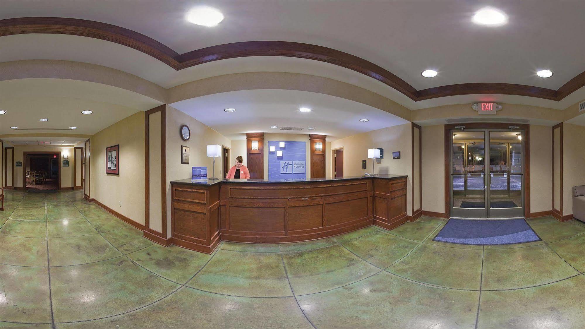 Holiday Inn Express And Suites Greenville Exterior photo
